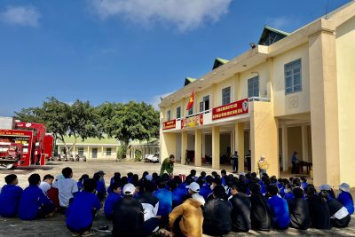 Hoạt động trải nghiệm, thực hành PCCC và CNCH